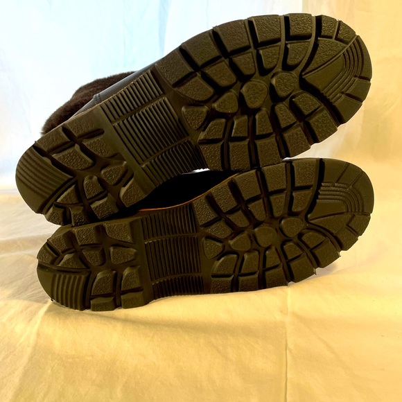 Roots black and purple leather rollover boots with cosy Sherpa lining. - Picture 3 of 6